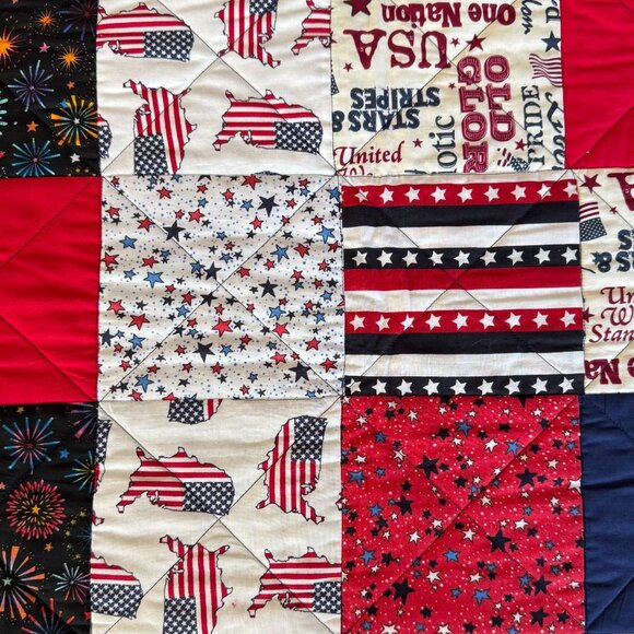 Patriotic 4th Of July Quilted Lap Blanket 50x36 Inches Reversible Fireworks & US - Picture 3 of 6
